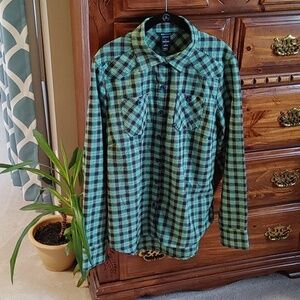 Women's Oakley Plaid Flannel Button Down Shirt